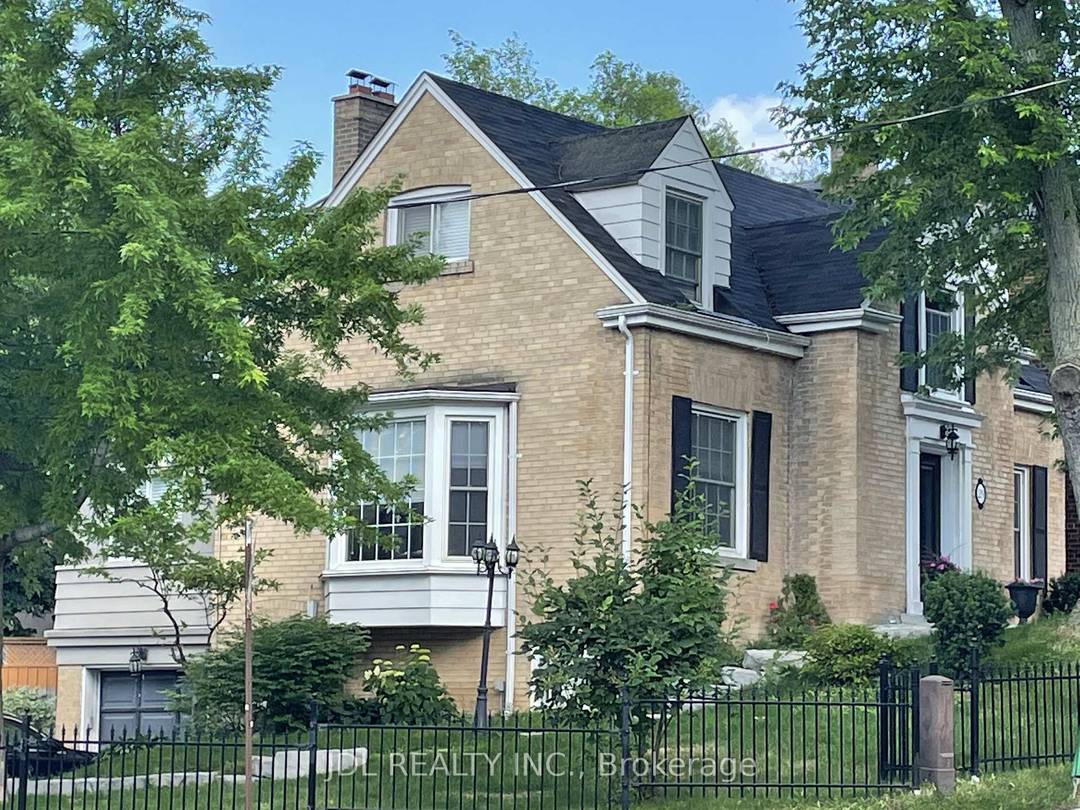 Located in Forest Hill South Deer Park, a quiet, upscale residential area in Toronto.