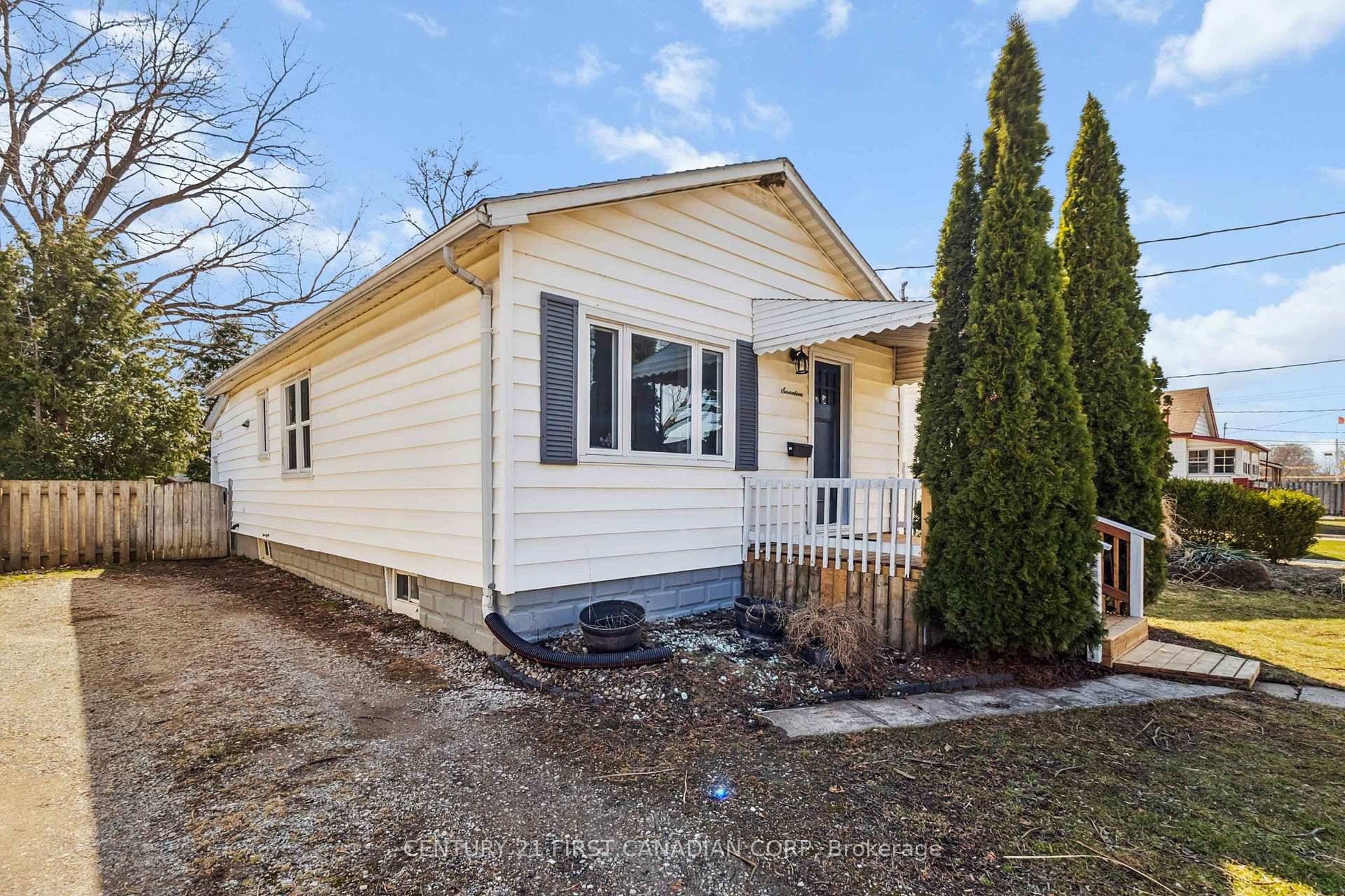 Step into this delightful bungalow, nestled in the desirable neighbourhood of Old South.