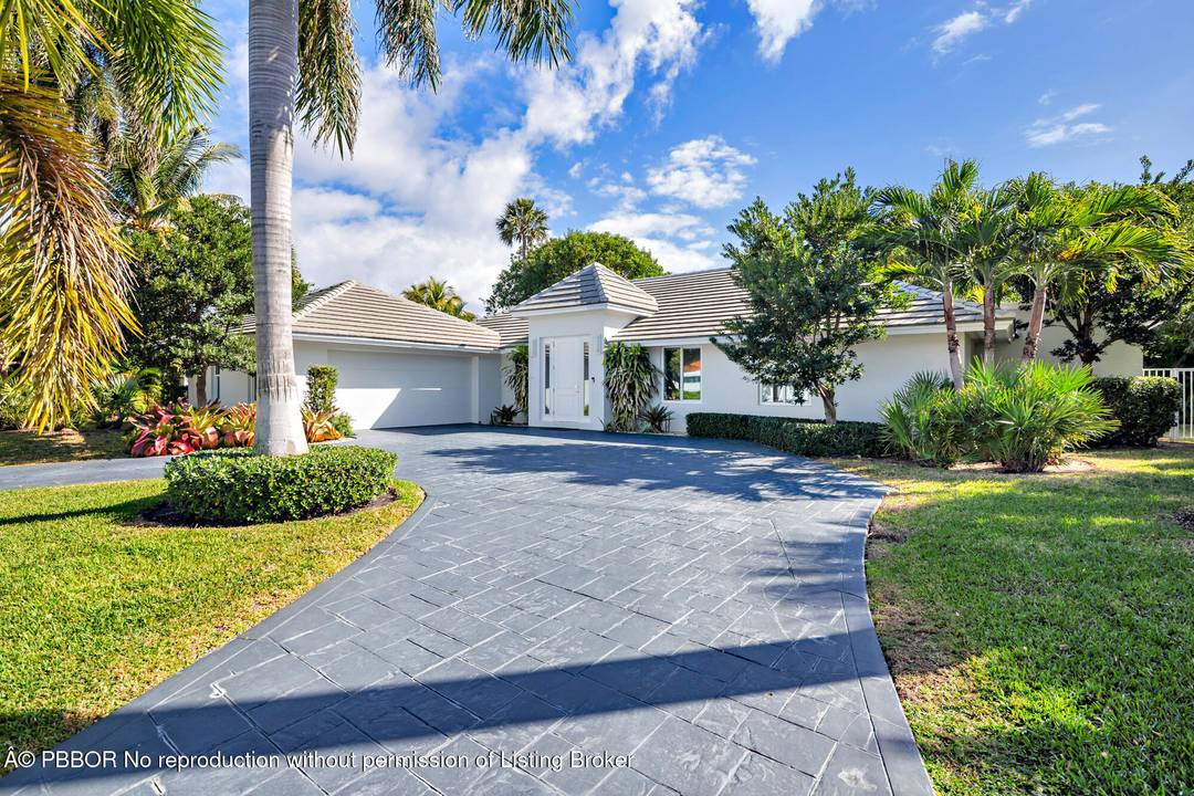 This wonderful property on the private and prestigious barrier island of Hypoluxo is completely renovated and updated, a turnkey house available for immediate occupancy.