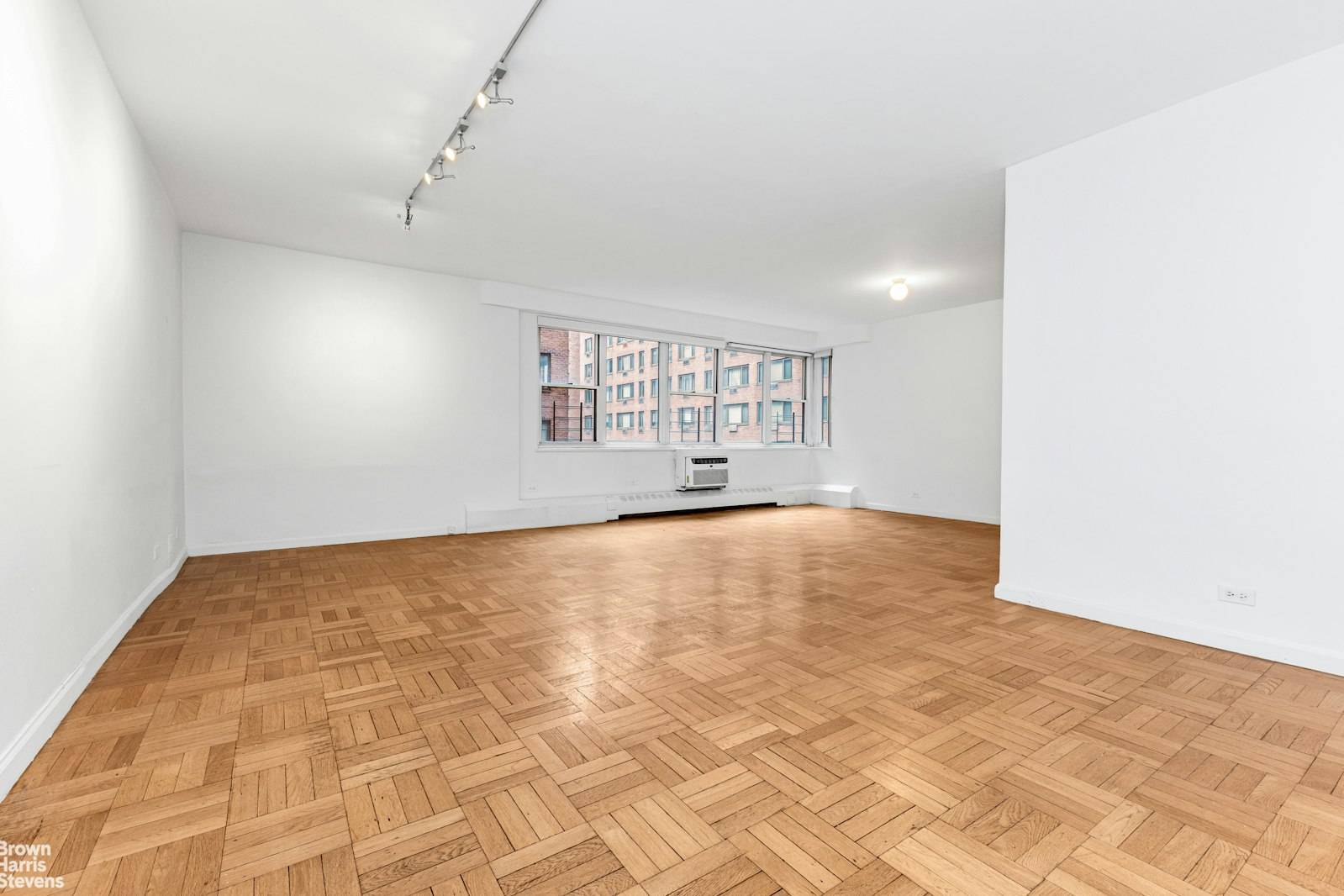 Just Reduced East 60's LARGEST BY FAR LUX DRMN 1BEDROOM 9x16 Din ALC CONV 2BR !
