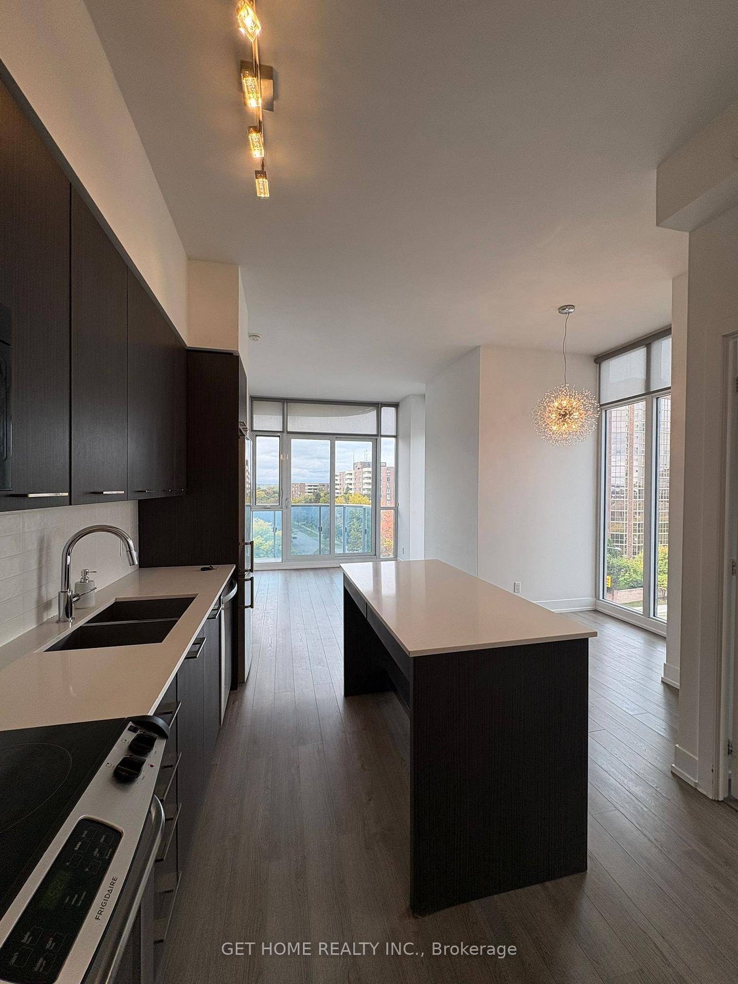Stunning 2 bed, 2 baths condo corner unit in sought after building Xpression.