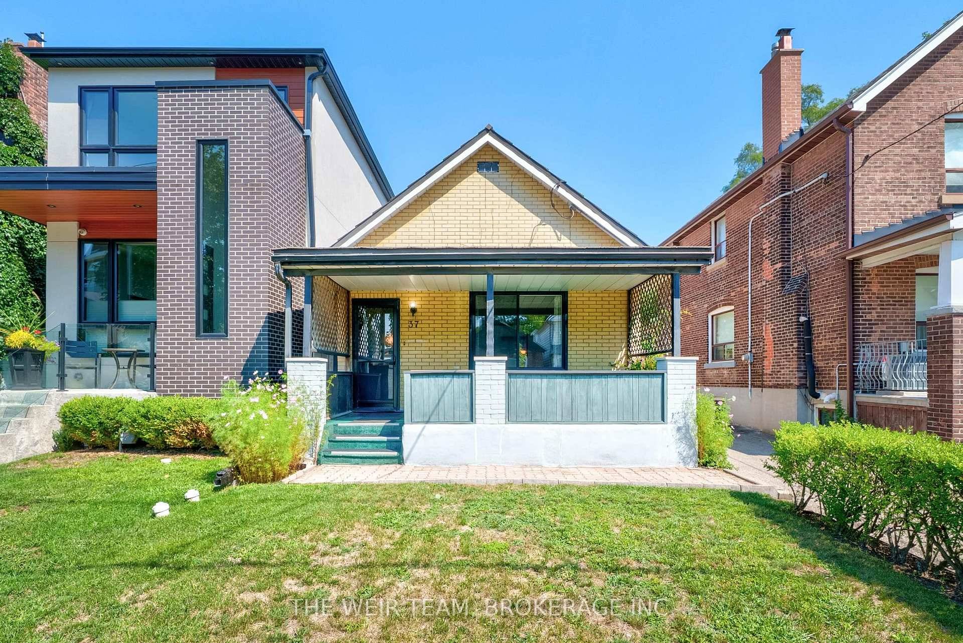 Welcome home to 37 Coleridge Avenue, a solid, well maintained 1 2 bedroom detached bungalow nestled on a generous 25 x 123 ft lot.