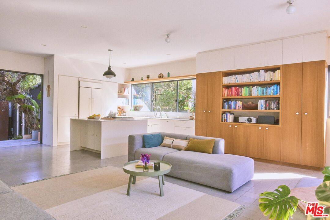 906   Superba Ave 3BR Marina Del Rey La