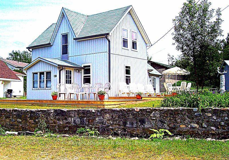 This beautiful 3 bed, 2 bath home has over 750sqft of deck with stunning water views of the Tobermory harbour.
