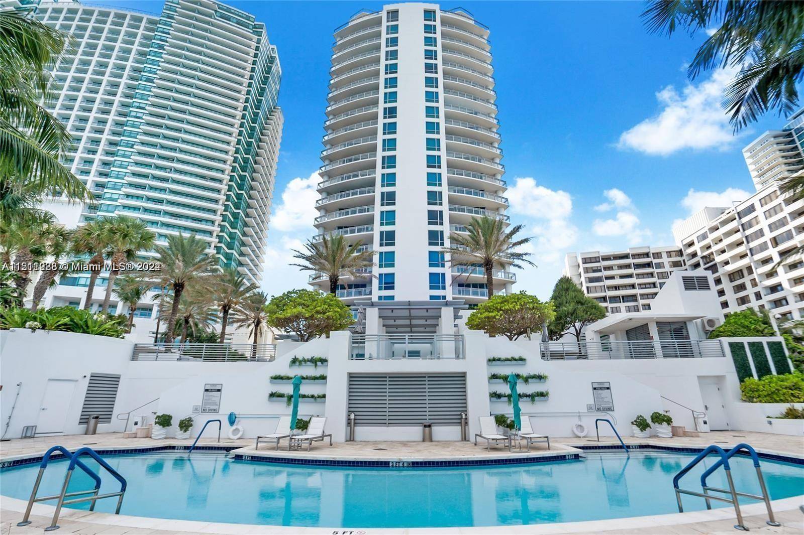 PARADISE MEETS THE OCEAN !