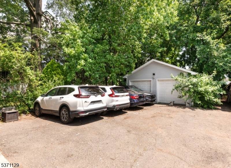 A great investment opportunity in the heart of Linden, minutes to NYC trains buses, major highways and bustling downtown Linden shopping center.