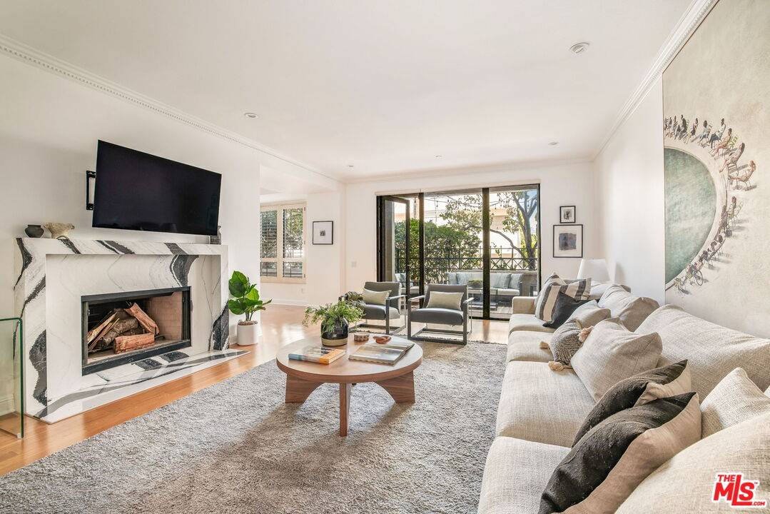 12218   Montana Ave 2BR Brentwood La