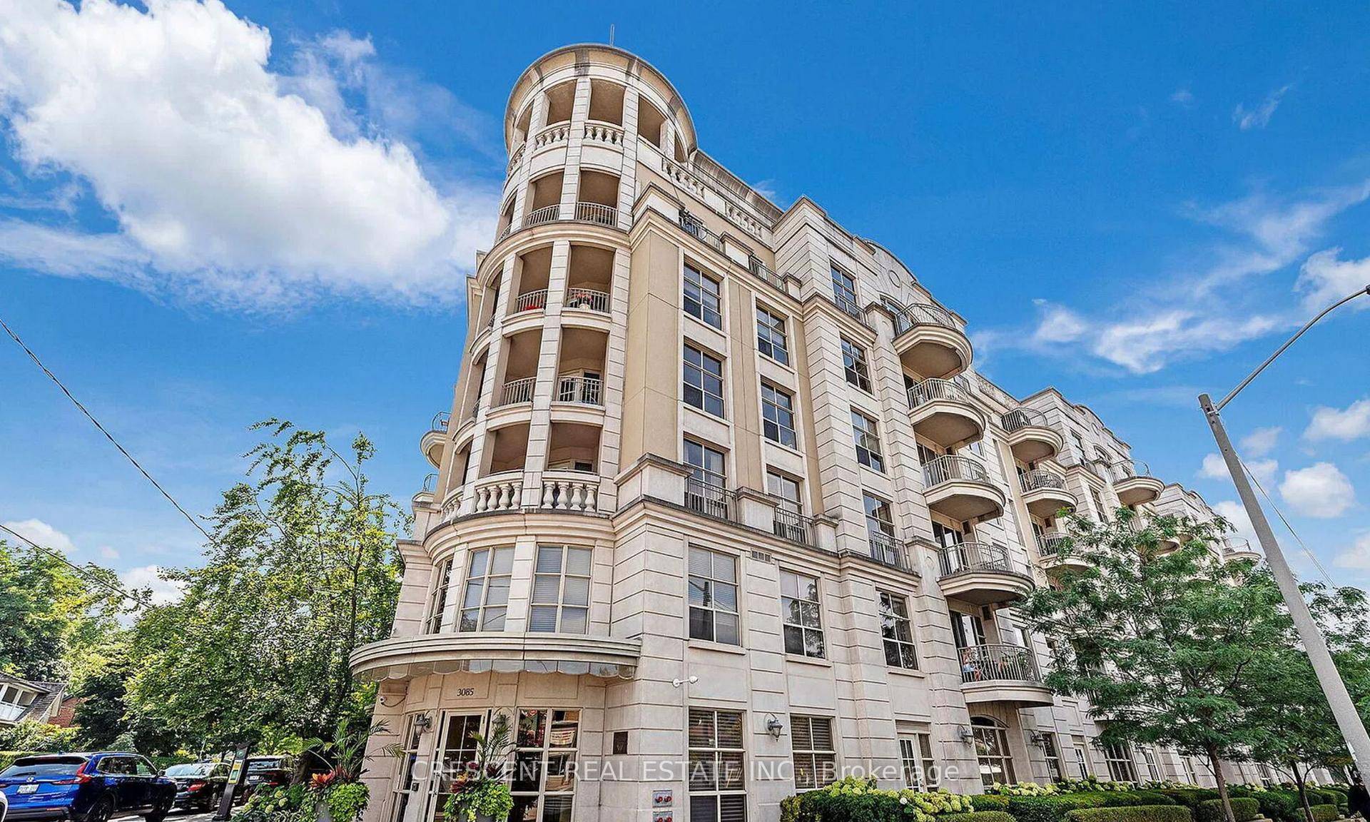 Welcome to this exceptional 1, 300 square foot, 2 bedroom, 2 bathroom penthouse condominium in the prestigious Montgomery building, located in the heart of The Kingsway.