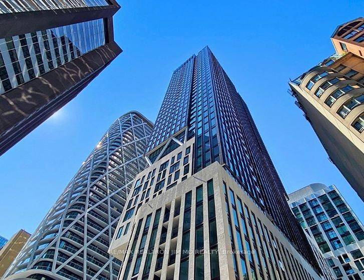 Stylish 1 Bedroom Condo for Rent at Artists' Alley in Downtown Toronto Locker Included !