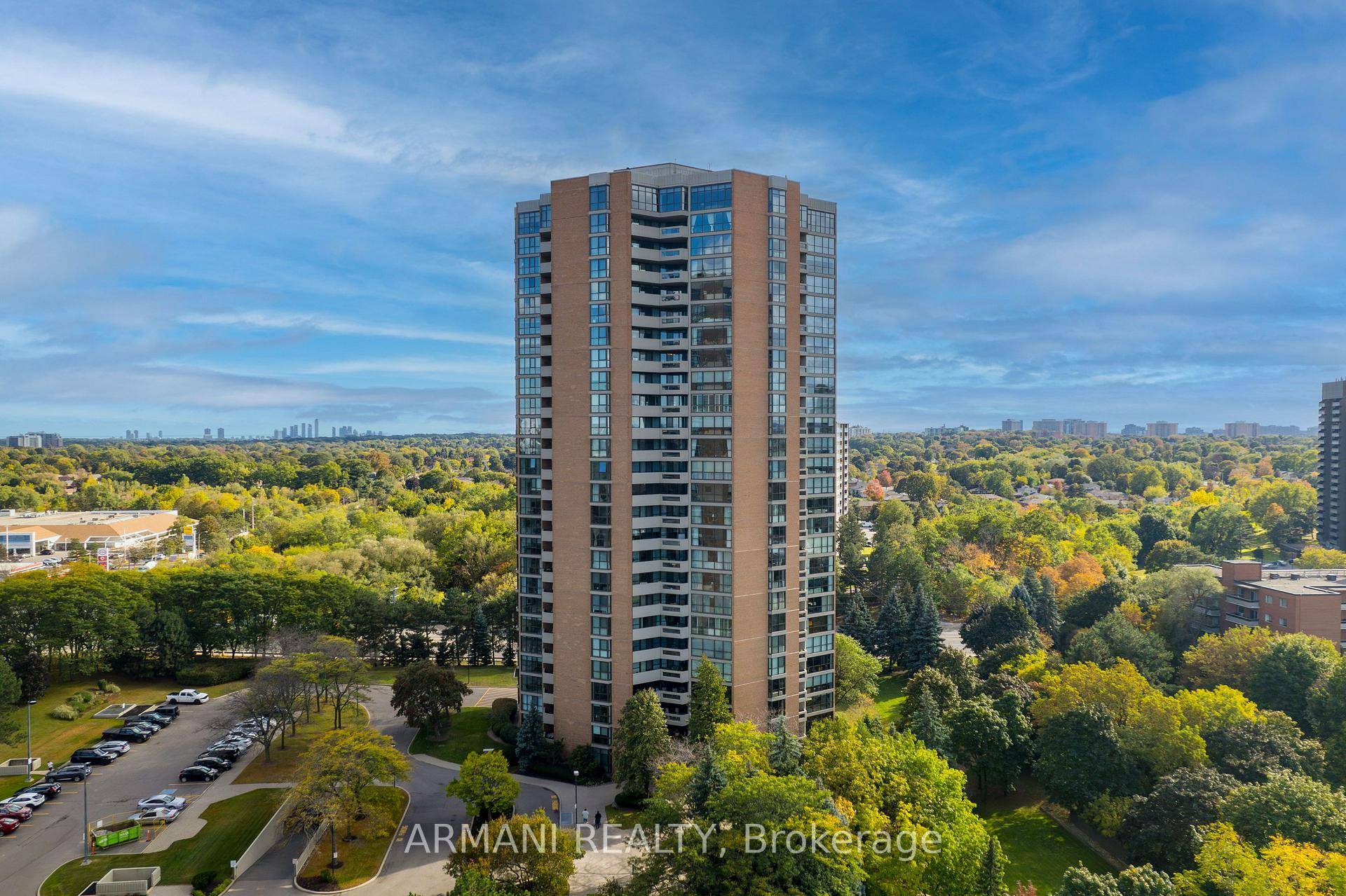Luxury Tridel built Condo, very private amp ; Exclusive with only 6 suites per floor situated on almost 10 acres of beautifully landscaped grounds amp ; some of the best ...