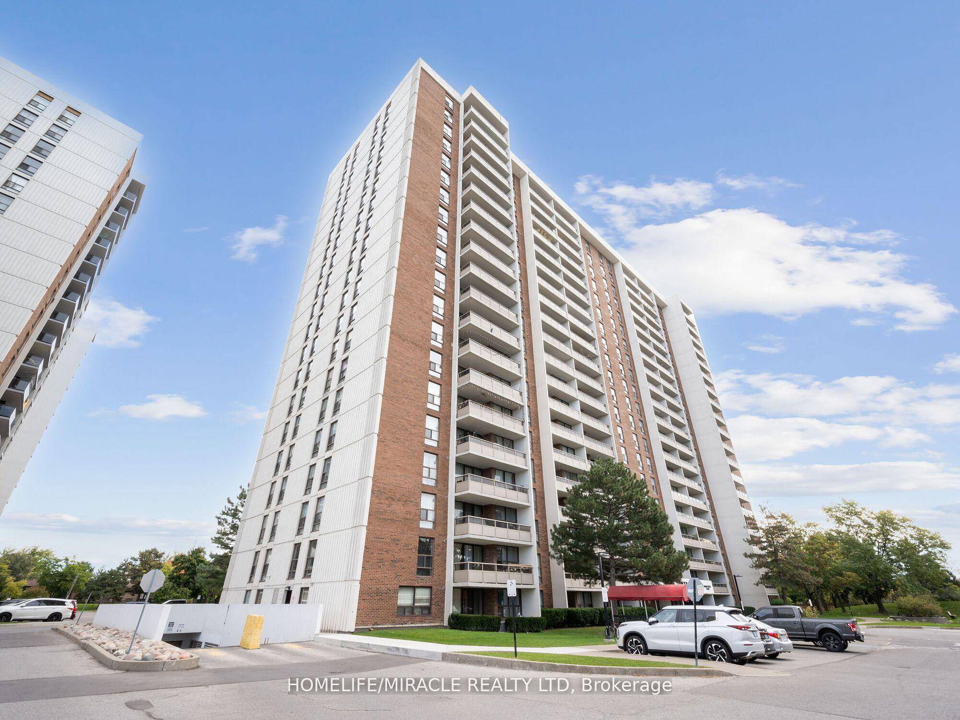 Welcome to this stunning, beautiful, spacious and sun filled 3 bedroom, 2 washroom condo in the highly sought after Ross Tower Building.