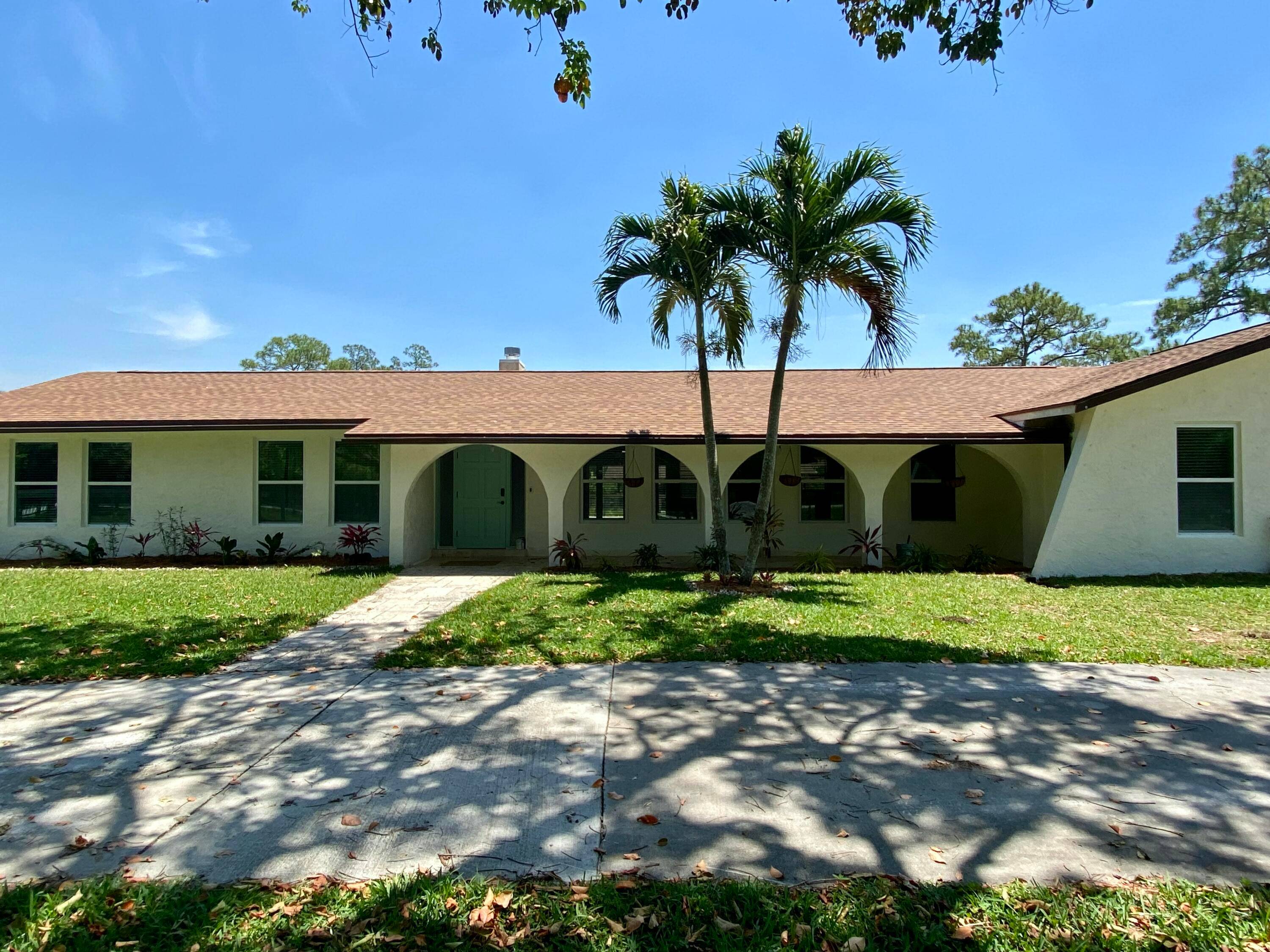 Horse property Bring your horses and or pets and live in the desirable peaceful Jupiter Farms community.