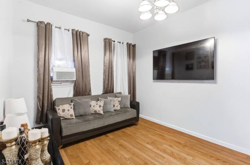 Welcome 161 Seaview Ave !