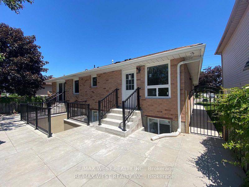 Amazing Location, Walk To schools, collage, Amenities Public Transit.