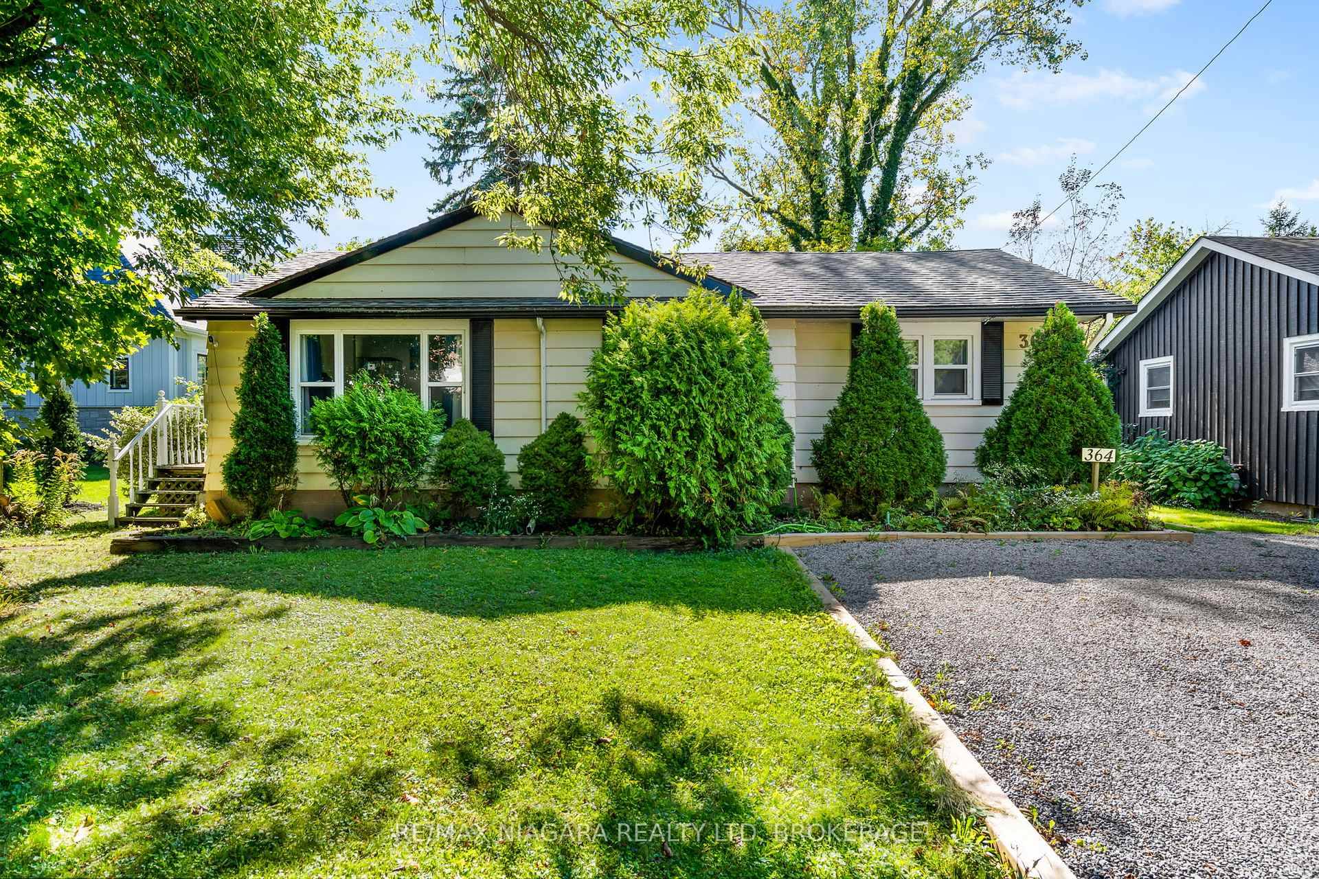 Prime Location Alert ! Discover this charming bungalow situated on an expansive lot with 54 feet of frontage and a depth of 211 feet, offering an incredible opportunity to embrace ...