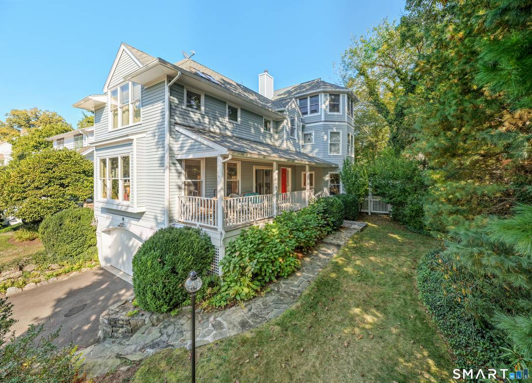 Imagine walking to dinner in Rowayton Village, spending Saturday mornings at the farmers market, and coming home to your own private retreat tucked quietly off the street.