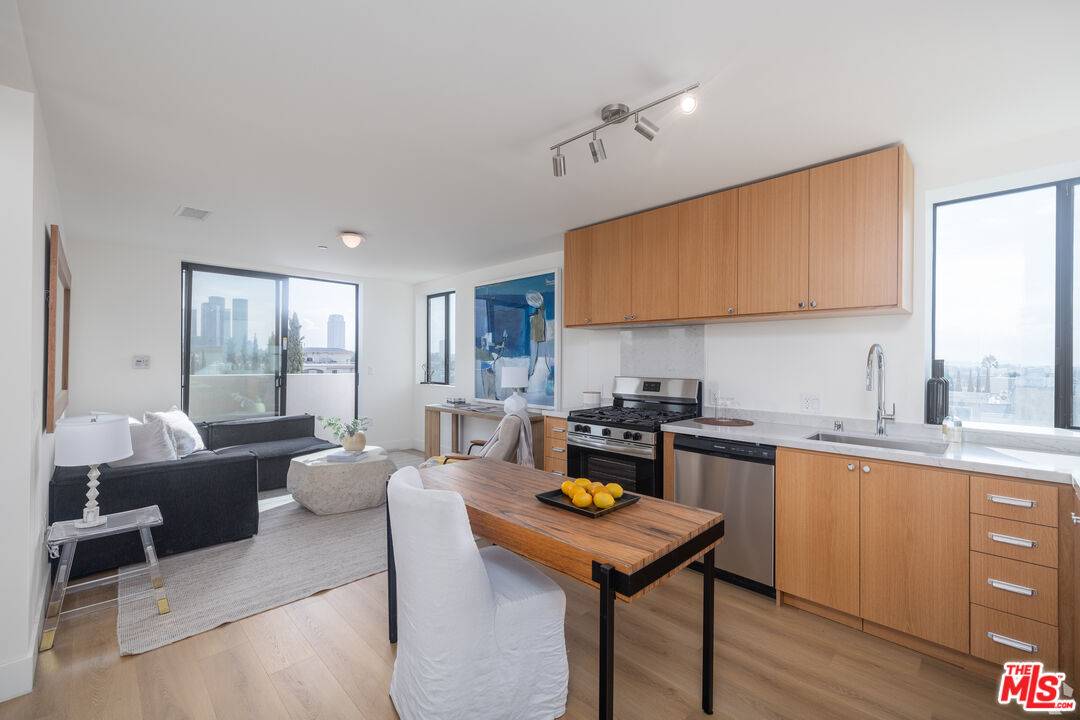 1822   Overland Ave 2BR Beverlywood La