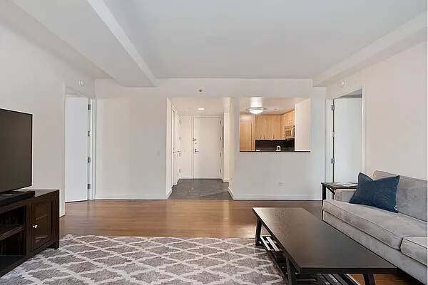 Central Park Paradise ! Just one short block from Central Park, 2 large bedrooms, both with ensuite marble baths as well as an additional half bathroom 2 brs 2.