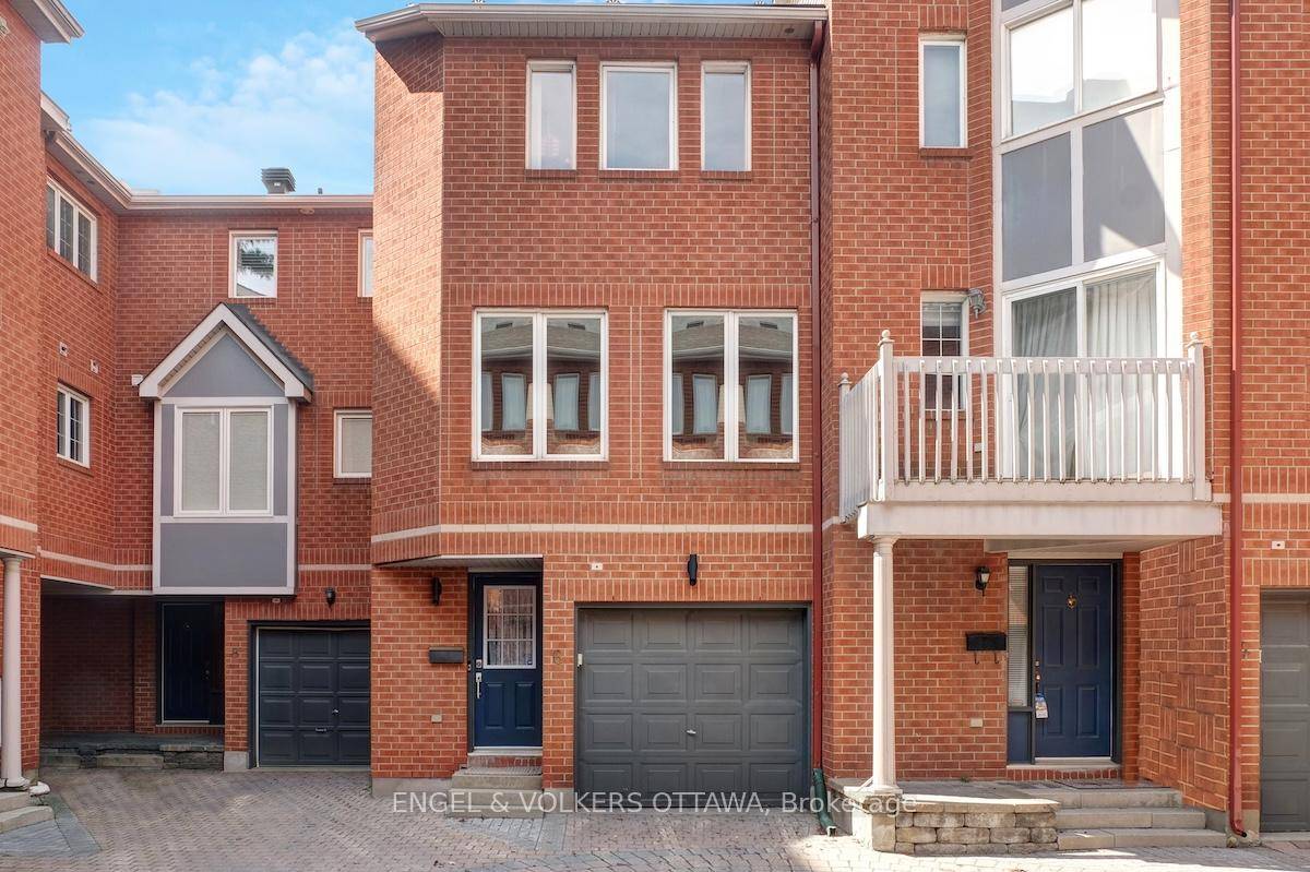 Located in a private court in the heart of Centretown, you'll find 6 Stockport Pvt.