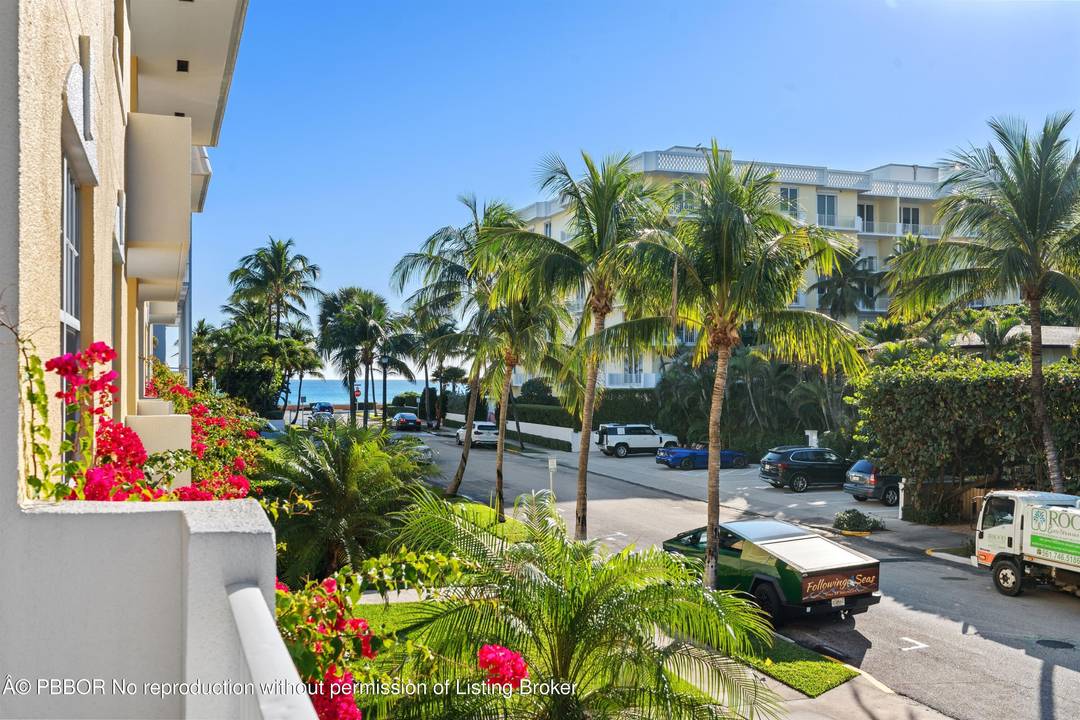 Desirable Chalet by the Ocean condominium, just 300 feet from the beach on Peruvian Avenue, is ideally located one block from Worth Avenue, with the Town docks, park and Lake ...