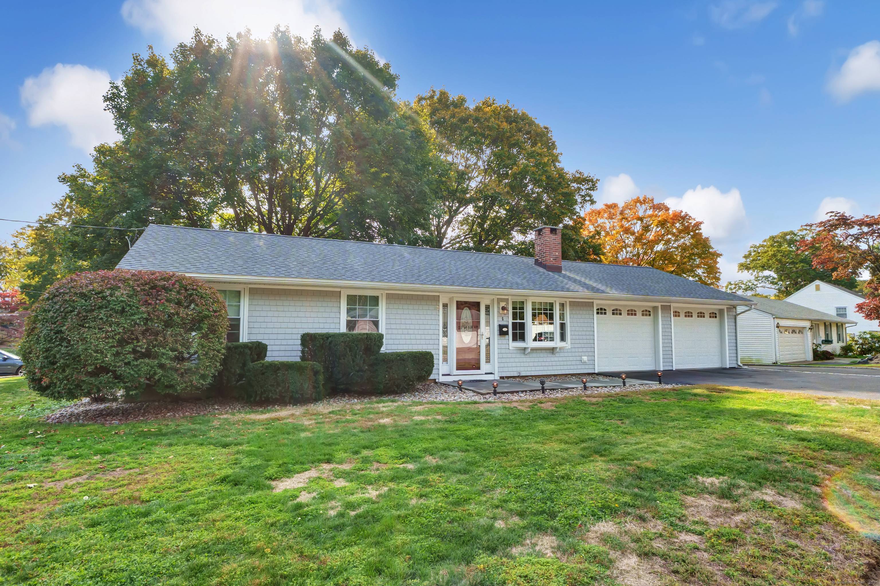 Amazing location for easy coastal living !