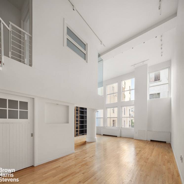 Stunning 2 Bed, 2 Bath Loft with Luxury Finishes At The Forward Building 175 East Broadway Location Beautifully designed 2 bedroom apartment in the heart of the Lower East Side.