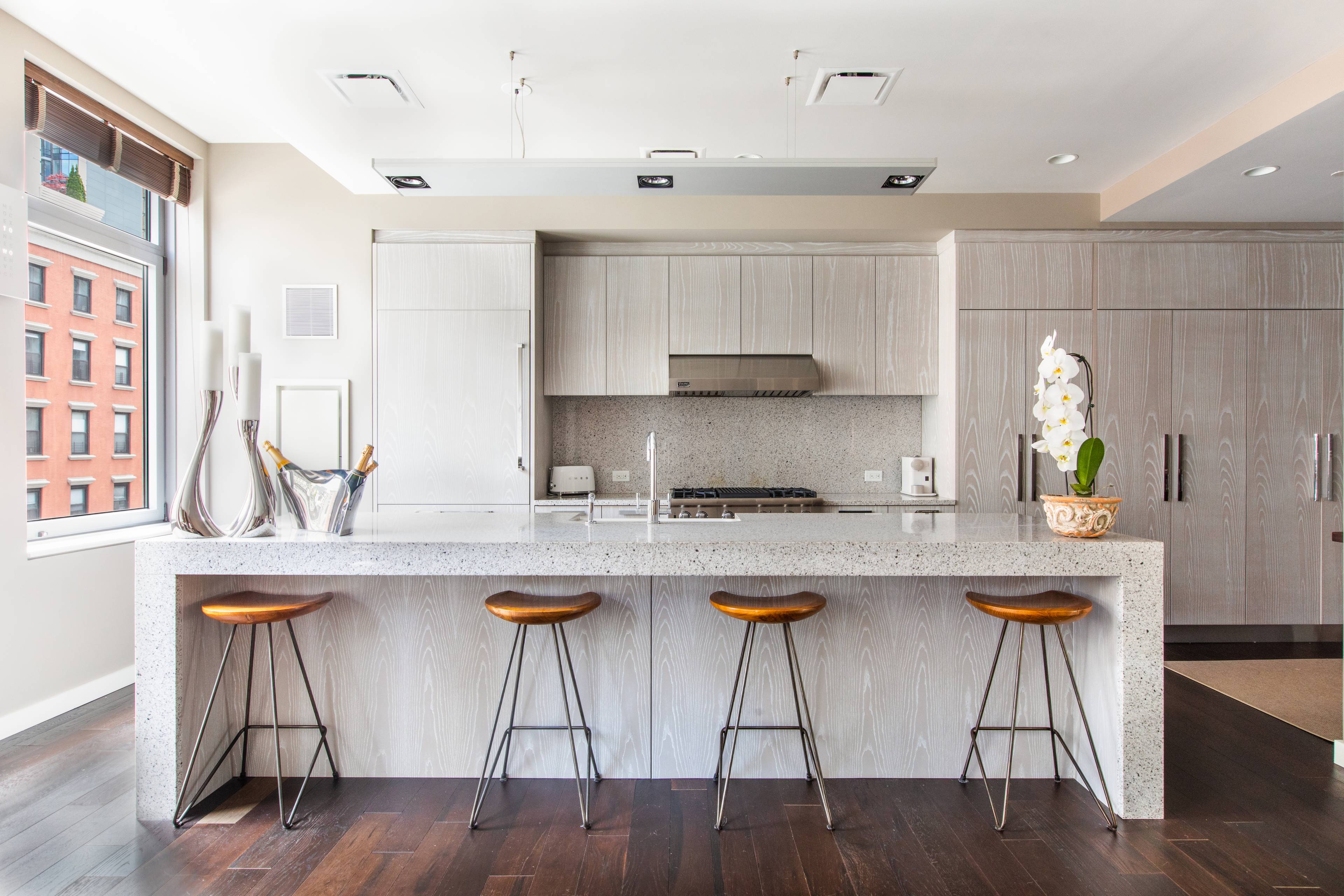 BACK ON MARKET DEAL FELL THROUGH NO FEE COLLECT YOUR OWN FEE ONE MONTH FREE RENT Located within a small luxury boutique building, Residence 3A is a wonderful 1623 SF ...