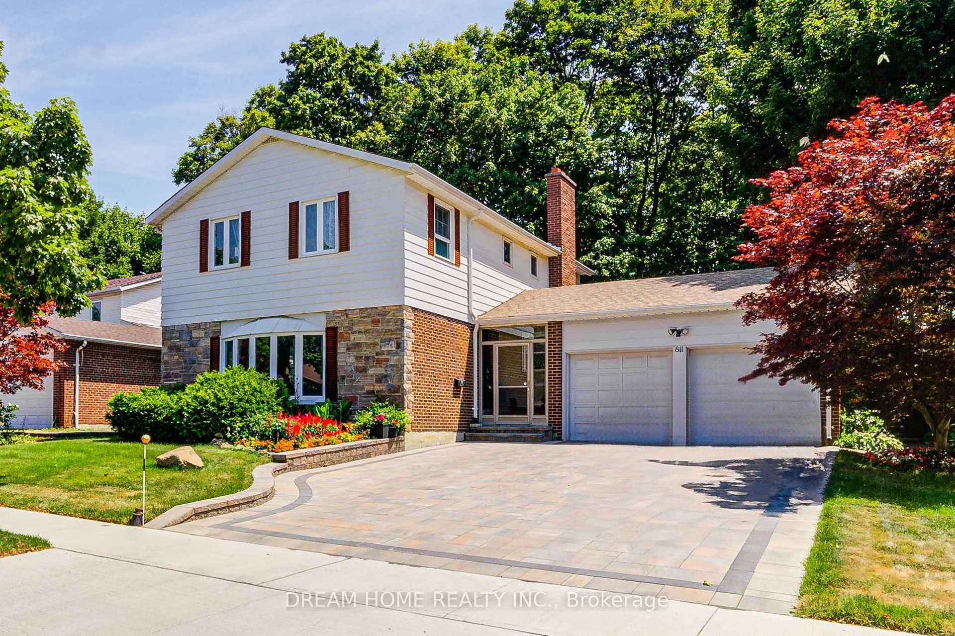 Spacious And Beautifully Upgraded 4 Bedroom Detached Home Nestled In The Desirable L'Amoreaux Community !
