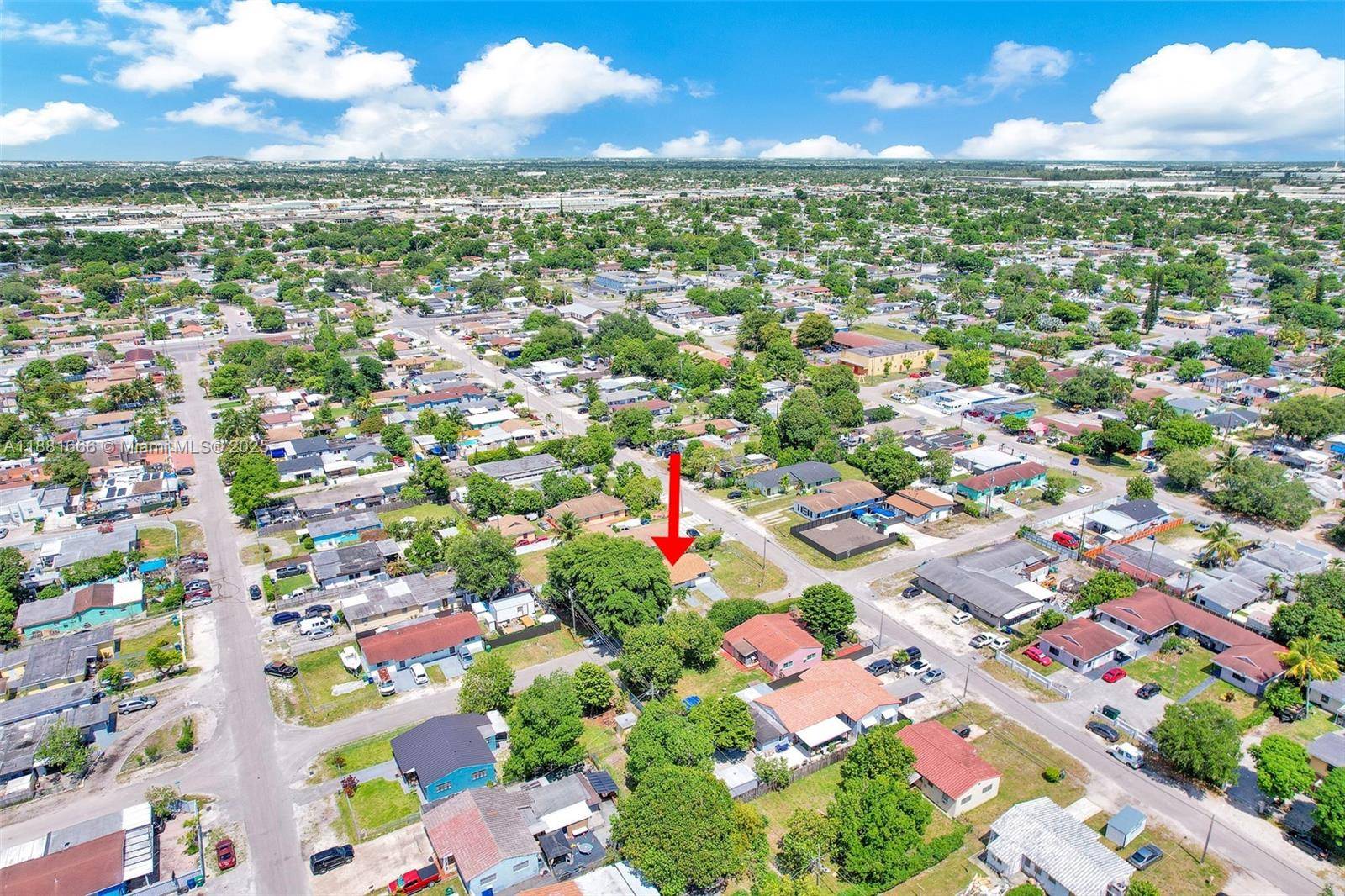 MOVE IN OR INVESTOR FRIENDLY DUPLEX.