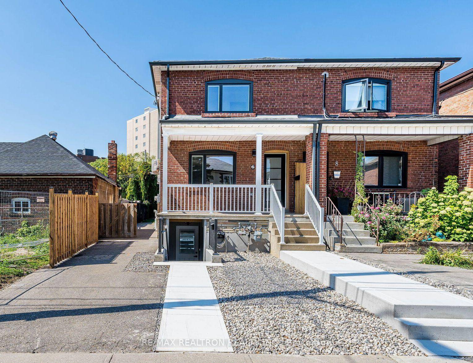 Gorgeous 3 Bedroom, 2 Bathroom Apartment On The Main amp ; Second Floor Of A Totally Renovated Home !
