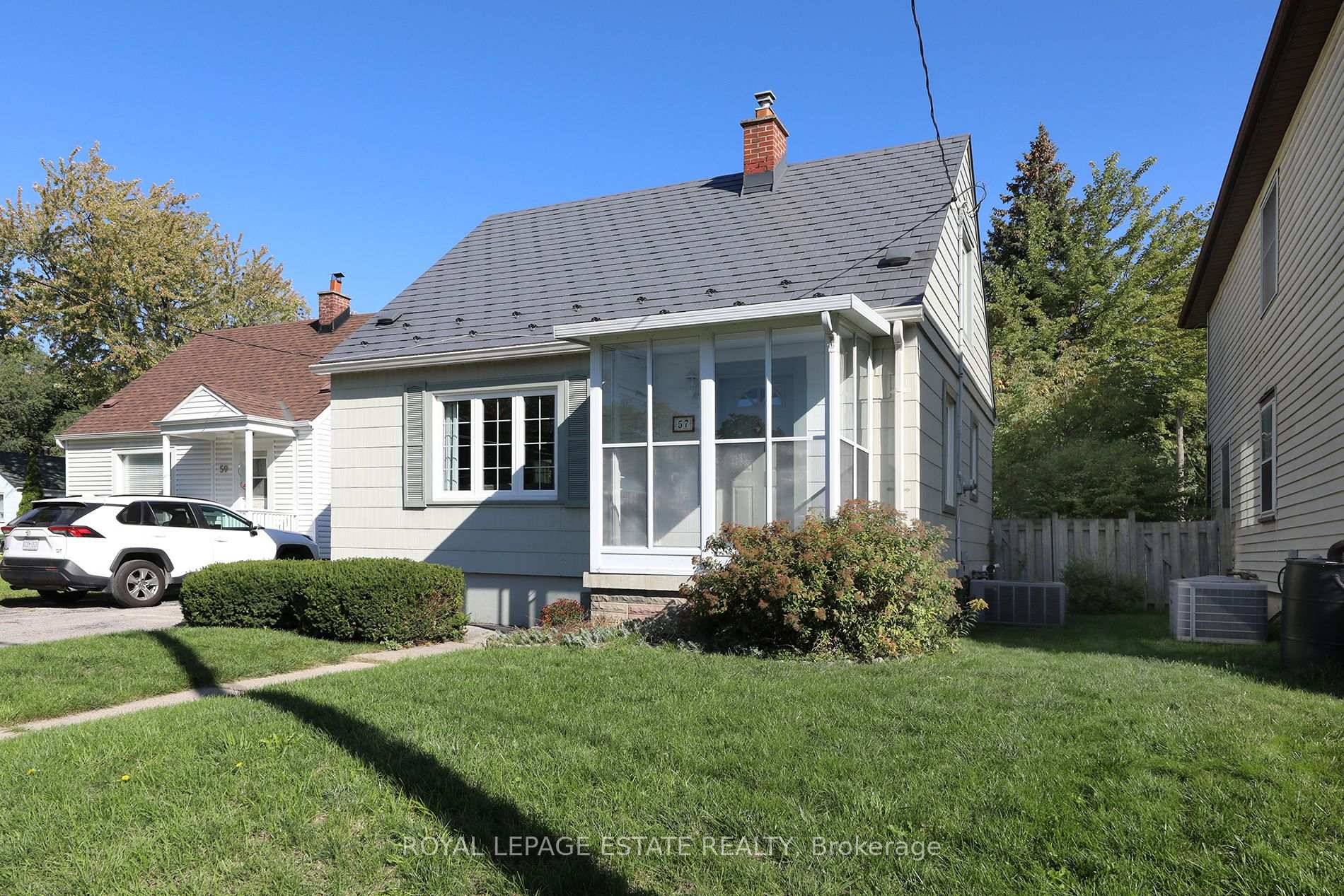 Set in historic Topham Park, this detached home blends modern looks with its 1940s roots.