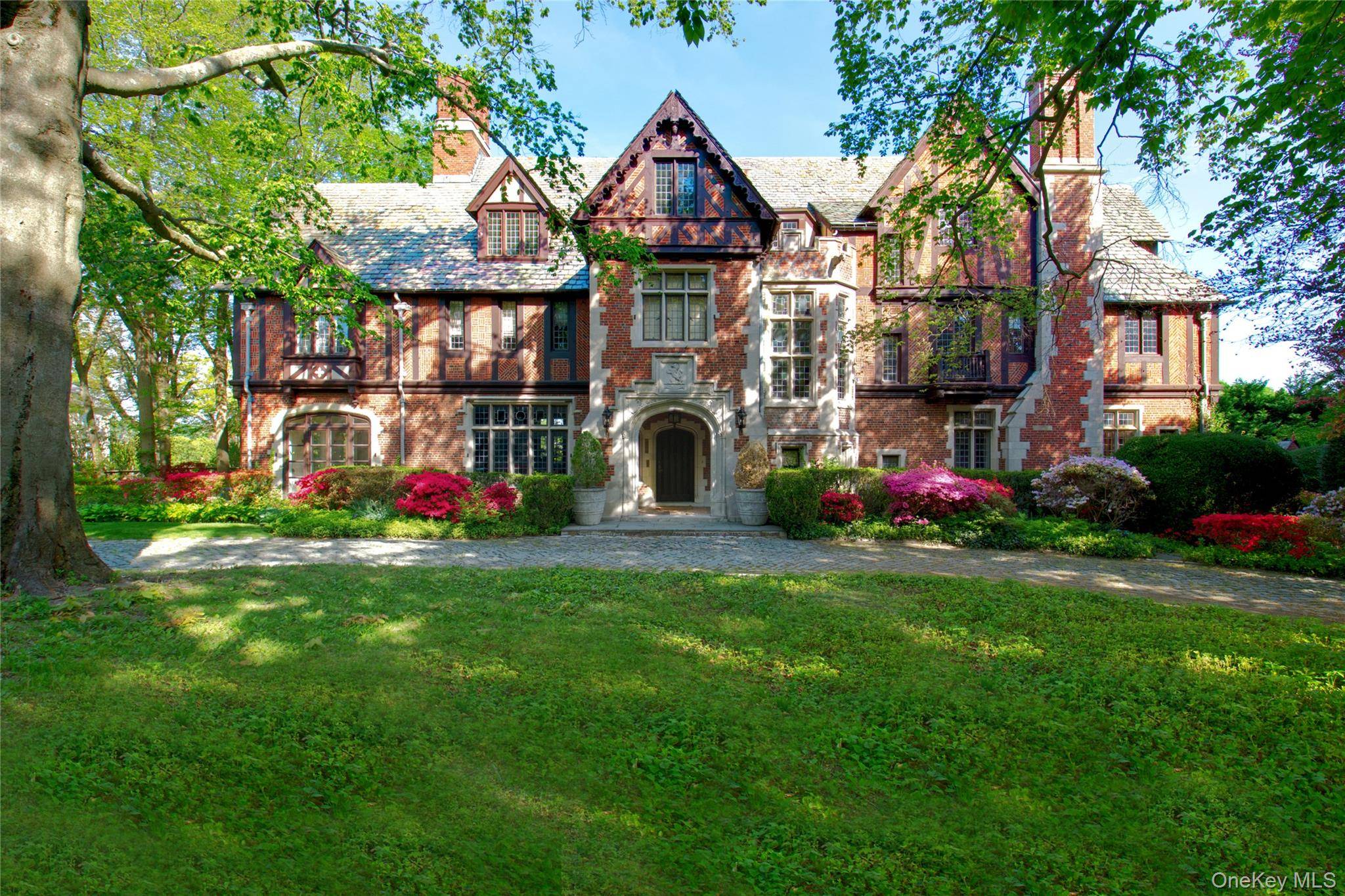 One of the finest architectural masterpieces on Long Island s Gold Coast, this rare jewel is available for the first time in 50 years.