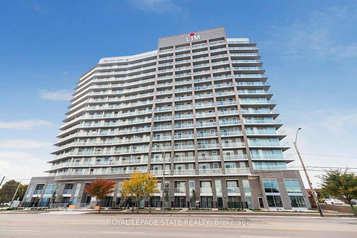 Excellent Stoney Creek Location East Hamilton on bus route.