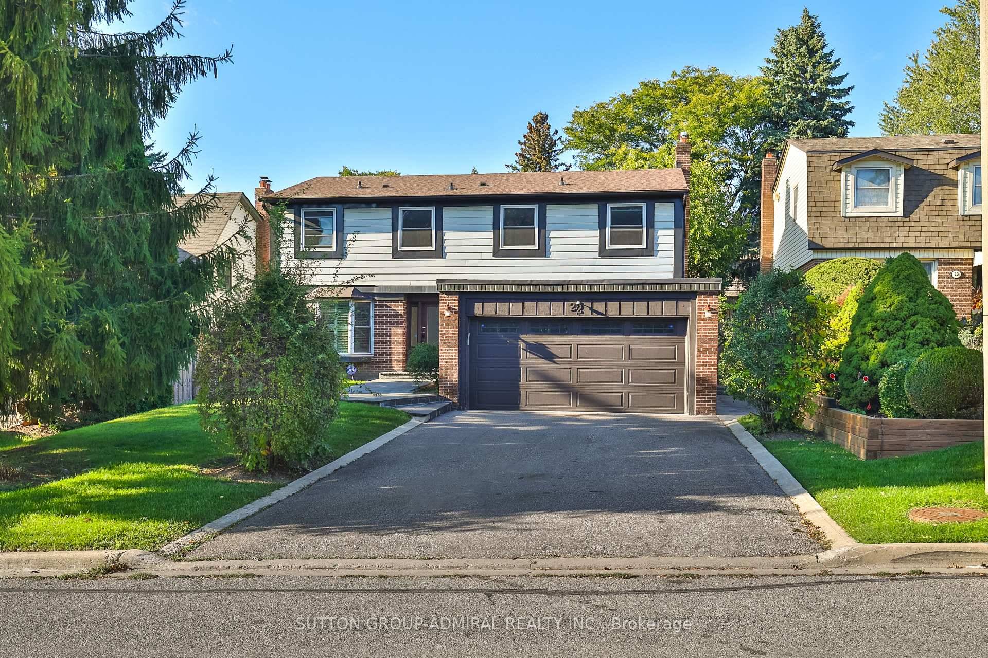 Original Owner Wycliffe built family home on a premium 52 x 125 ft lot in the highly sought after German Mills neighborhood.