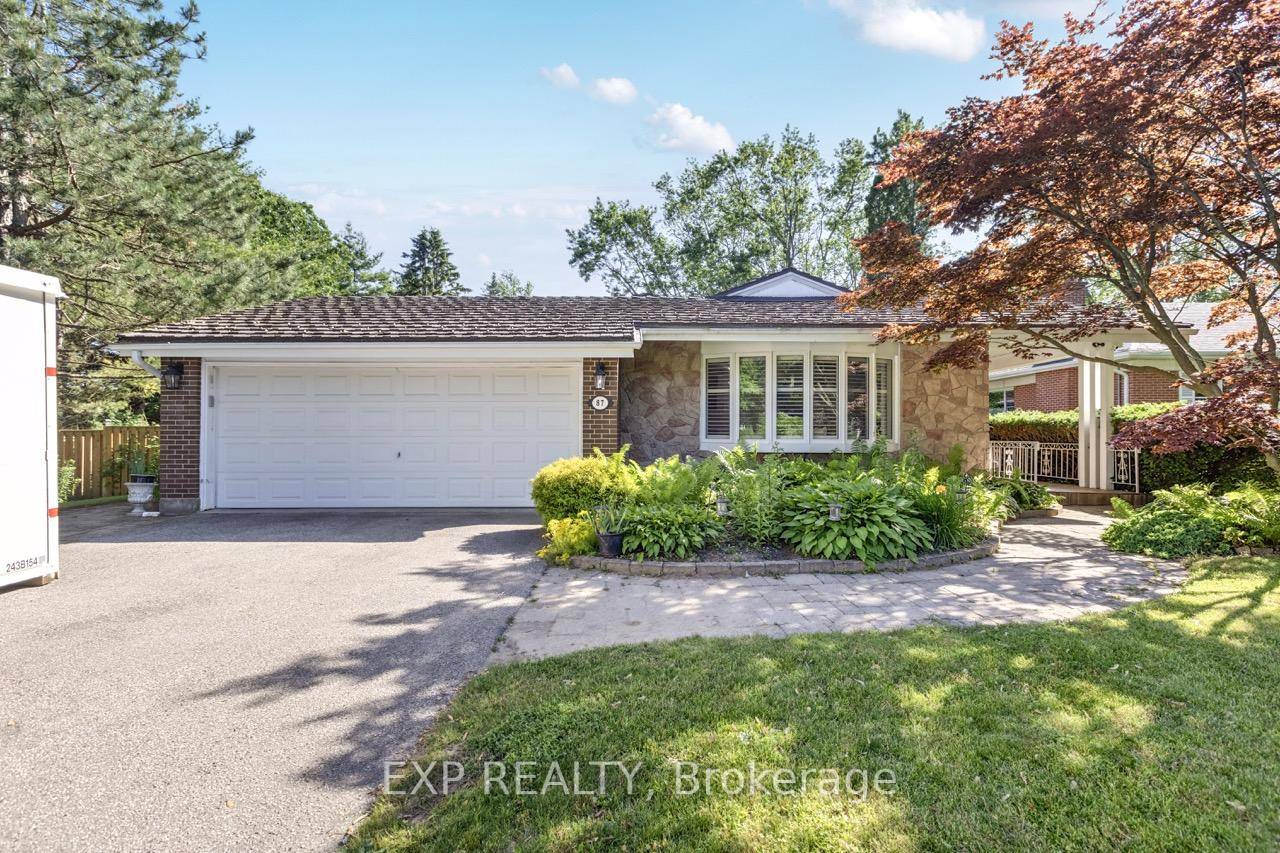 Welcome to this beautiful property nestled in the highly sought after Tutela Heights neighbourhood where the charm of country living meets the convenience of the city.