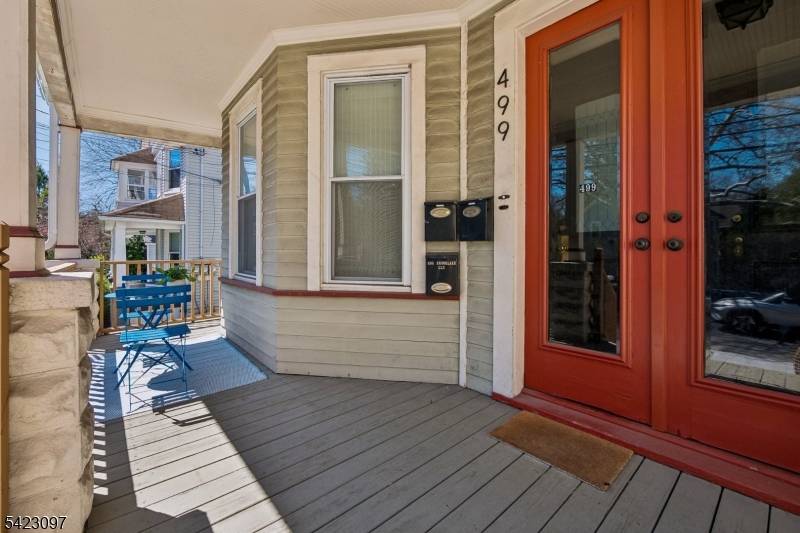 Excellent opportunity to own a well maintained mixed use investment property in a thriving Maplewood location.