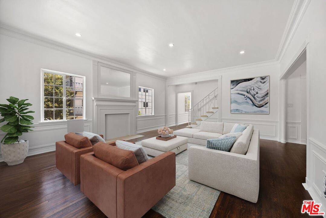 148 S Camden Dr 2BR Beverly Hills La