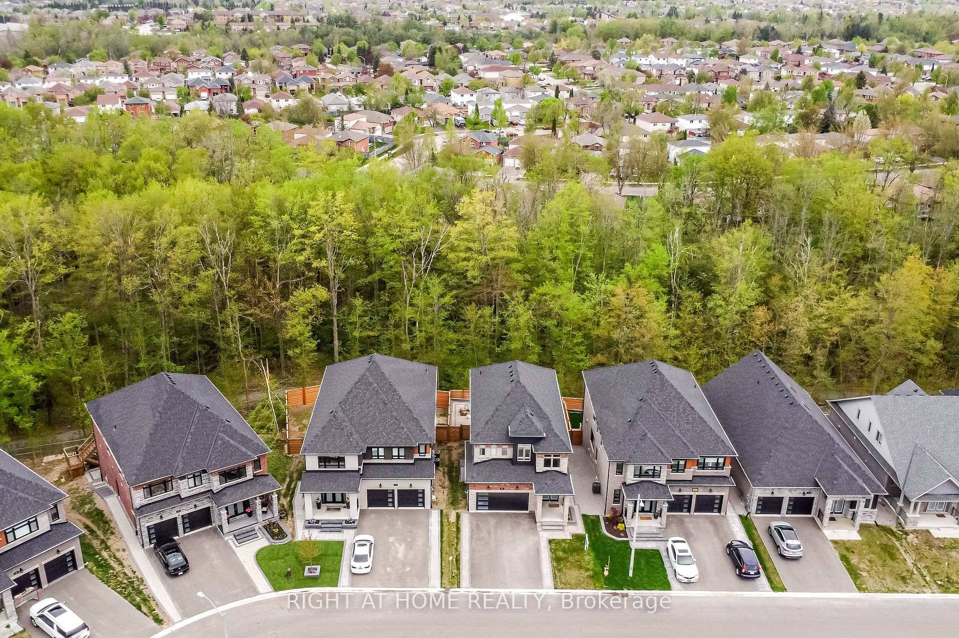 LIVE A LUXURY LIFESTYLE AT AN AFFORDABLE PRICE !