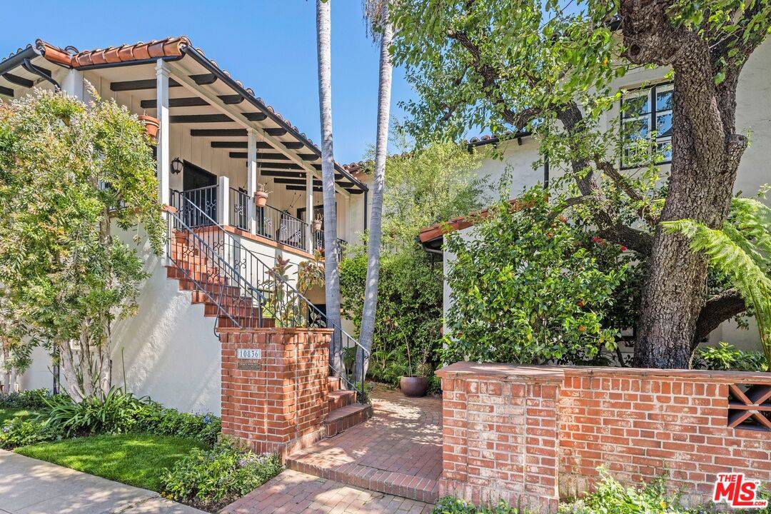 10836   Lindbrook Dr 2.0 Westwood LA