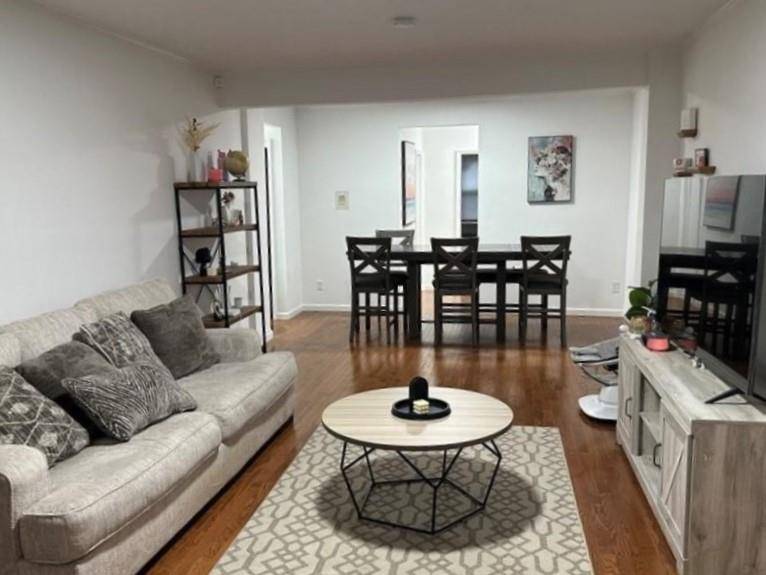 Lives live a three bedroom !