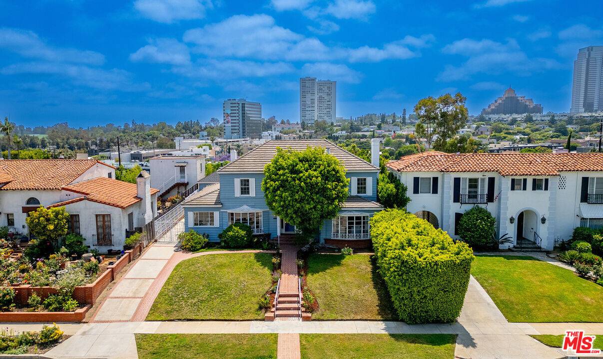 1211  S Camden Dr 4BR Beverlywood La