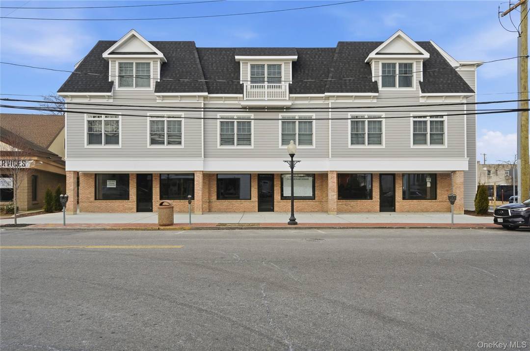 Welcome to The Lofts at 180 in the heart of Babylon Village.