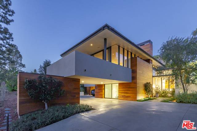 1030 Woodland Dr Beverly Hills Post Office | B.H.P.O. LA