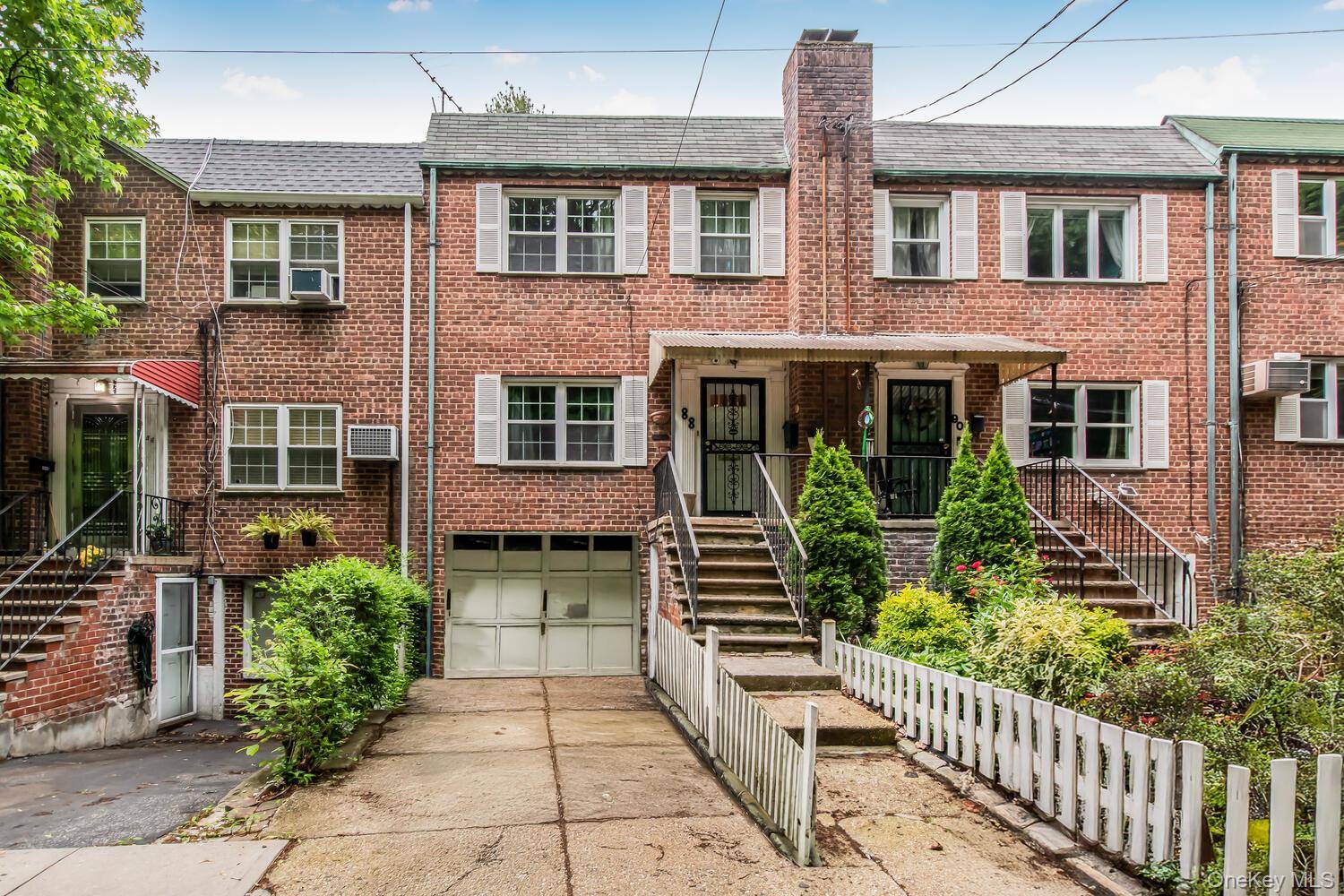 Charming 1930's brick rowhouse with park views a hidden gem in Beverly Crest.