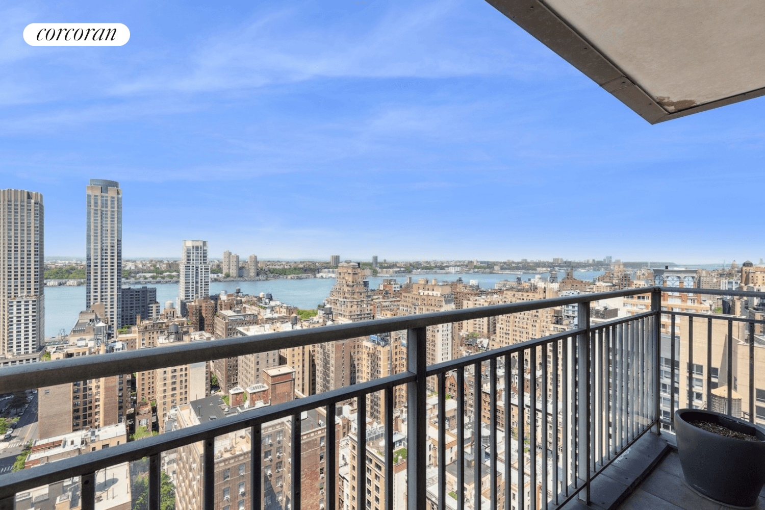 Welcome to Residence 33L at 201 West 70th Street.
