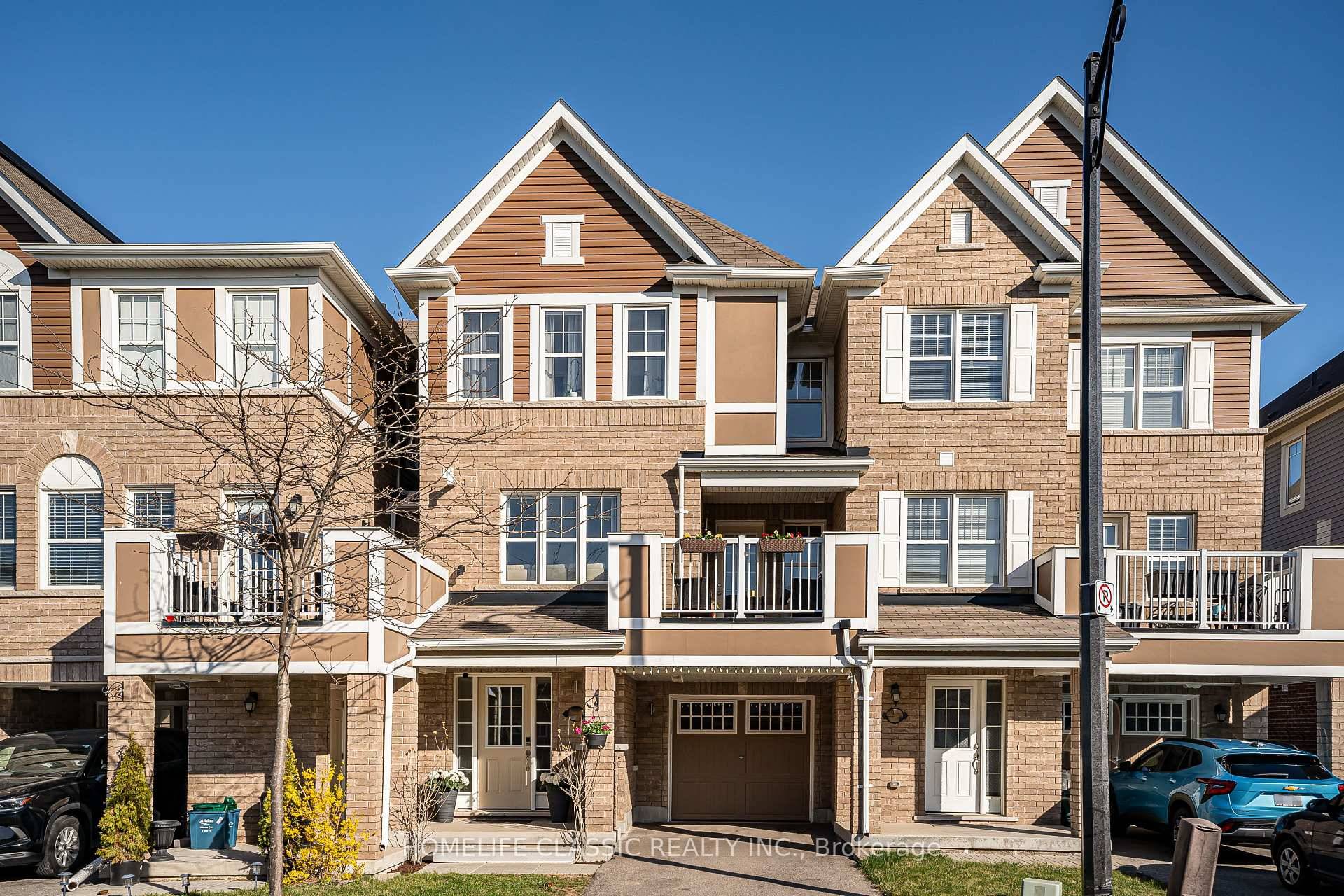 Gorgeous Mattamy built Freehold Townhome in Milton's Sought After Clarke Neighborhood !