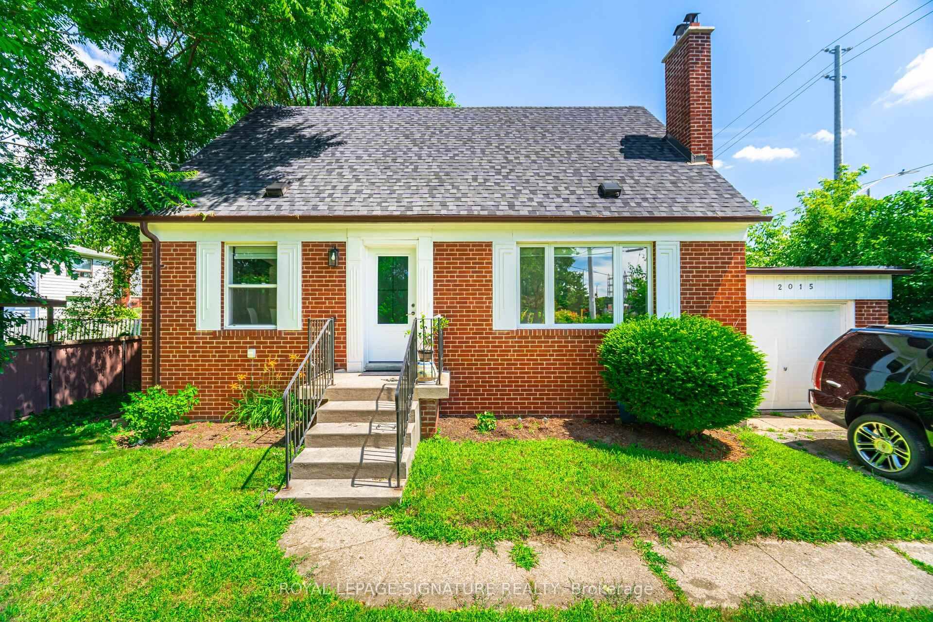 Renovated 3 bedroom home with a main floor primary suite, two full baths.