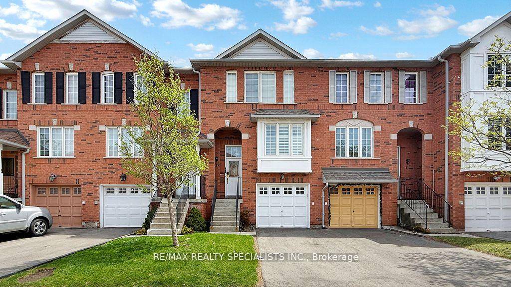 Absolutely spotless townhome facing north in Cul De Sac in the Heart of Brampton Hwy 10 amp ; Bovaird, offering 3 Bedrooms 2 washrooms Rec.