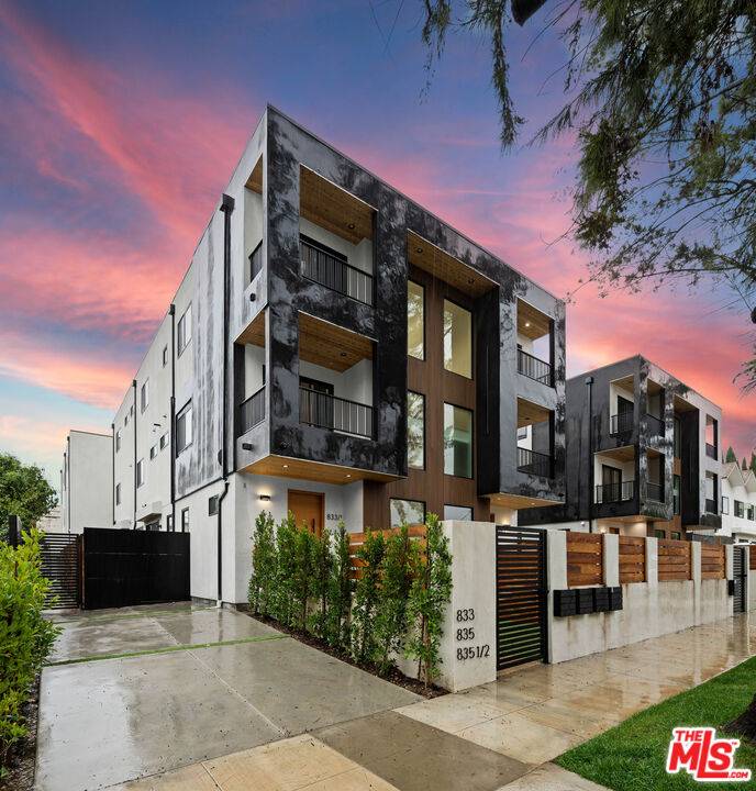 835 N Mccadden Pl 20BR Hancock Park La