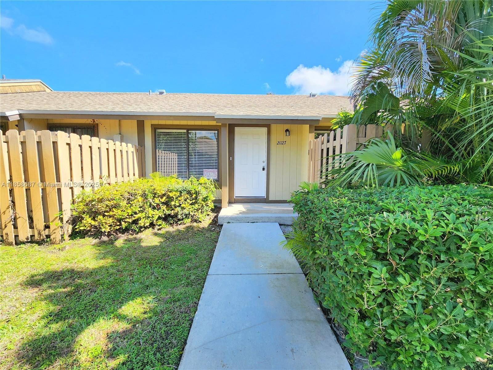 HOA INCLUDES FRONT LAWN MAINTENANCE AND 1 COMMUNITY POOL.